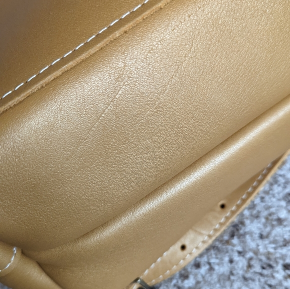 Portland Leather Goods medium classic crossbody - 🦄 Honeycomb leather - Picture 5 of 7